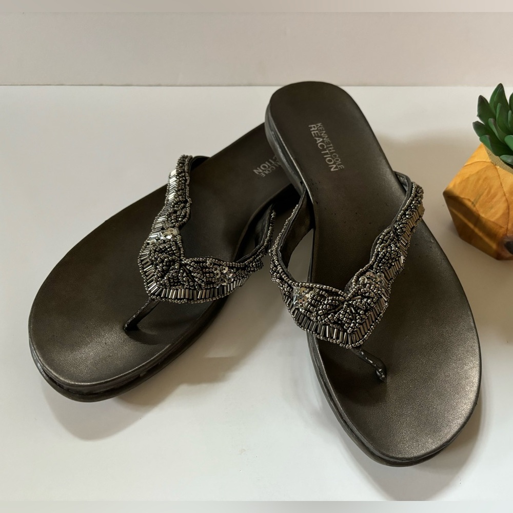 Kenneth Cole Reaction Flip Flops